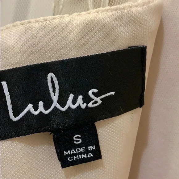 Lulu’s Wedding Dress Ivory Lace Embroidered Size Small New - Picture 7 of 16